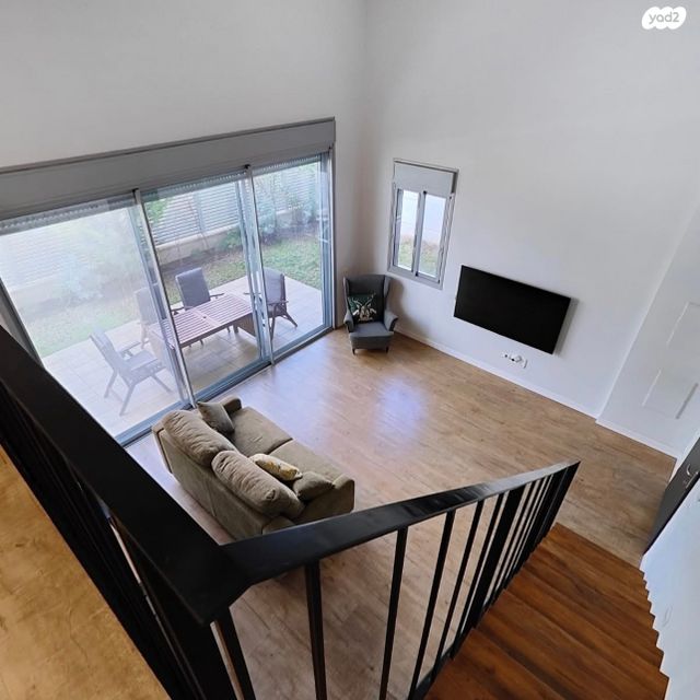 דירת גן, אריק איינשטיין 2, קרית רבין, חולון