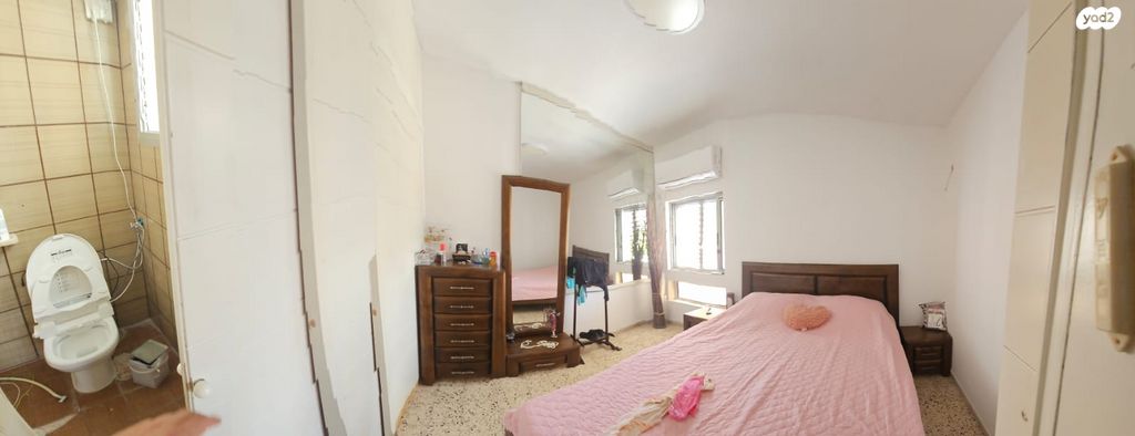 דירה, טרומפלדור 58, כפר גנים א, פתח תקווה