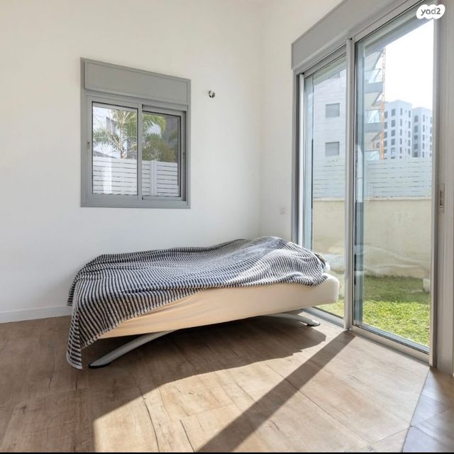 דירת גן, אריק איינשטיין 2, קרית רבין, חולון