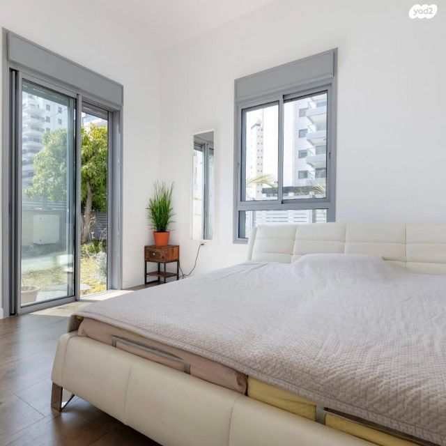 דירת גן, אריק איינשטיין 2, קרית רבין, חולון