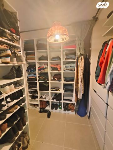 דירה, ז'בוטינסקי 9, בת ים