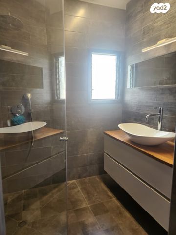 דו משפחתי, שיכון דן, נווה דן, תל אביב יפו