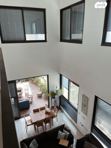 דופלקס, נווה גן, רמת השרון