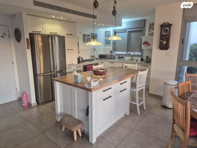 גג/ פנטהאוז, הנחל, הוד השרון