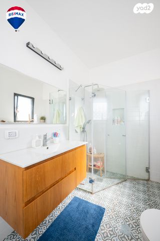 דו משפחתי, מול היקב, זכרון יעקב