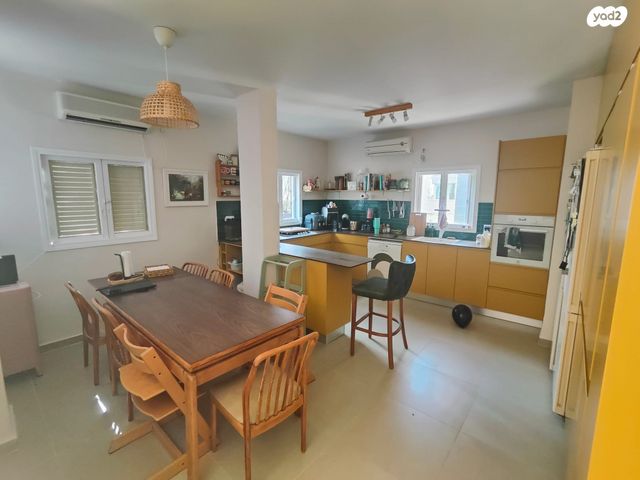 דירה, ז'בוטינסקי 9, בת ים