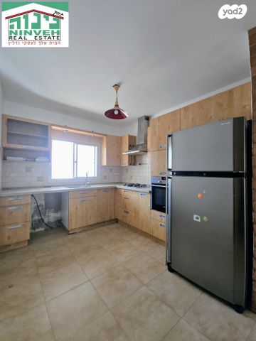 דירת גן, רבקה גובר, לב הפארק, רעננה