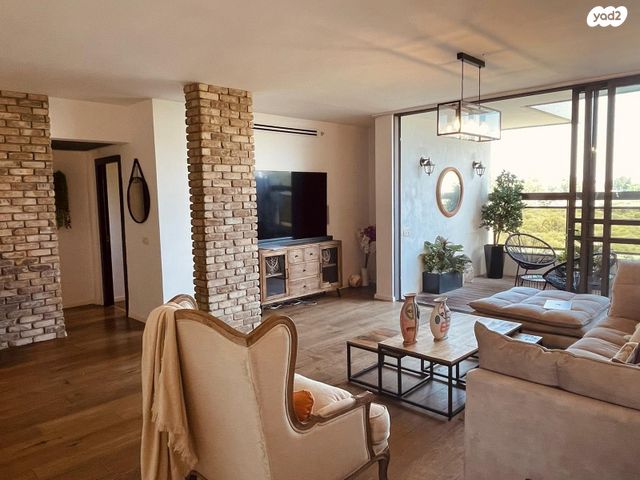 דירה, אורי צבי גרינברג 7, אזורי חן, גימל החדשה, תל אביב יפו