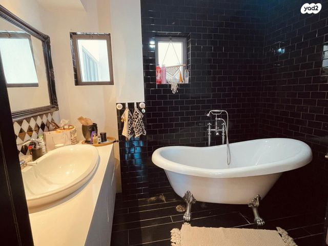 דירה, אורי צבי גרינברג 7, אזורי חן, גימל החדשה, תל אביב יפו