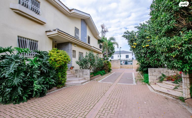 בית פרטי/ קוטג', מתחם 19 - 20 (מתחם הפרחים), הוד השרון