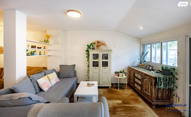 דו משפחתי, מישור הנוף, ראשון לציון