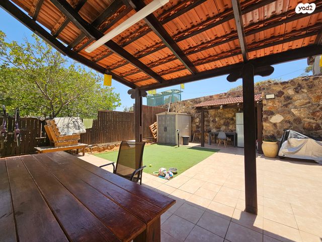 דו משפחתי, לשם, ערד