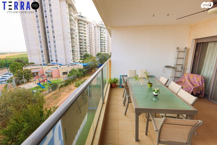 דירה, אהוד מנור, יפה נוף, כפר יונה