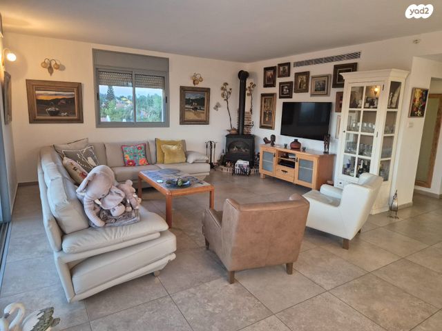 גג/ פנטהאוז, הנחל, הוד השרון