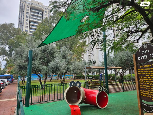 דירה, סמטת אבני חושן 12, גני מרום, רמת גן