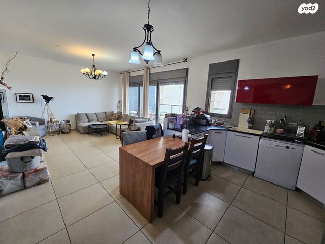 דירה, סמטת אבני חושן 12, גני מרום, רמת גן