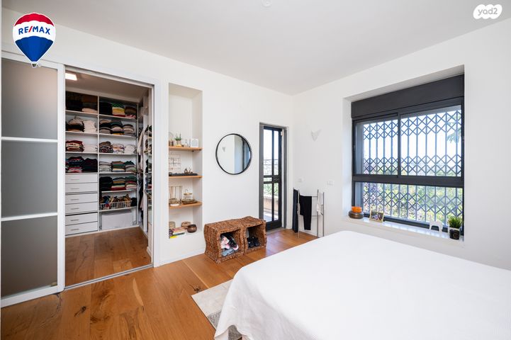 דו משפחתי, מול היקב, זכרון יעקב