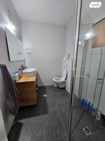 דו משפחתי, לשם, ערד