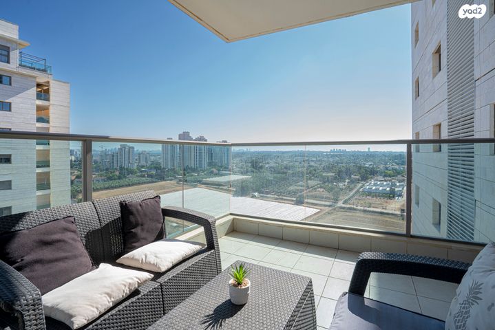 דירה, הוד השרון