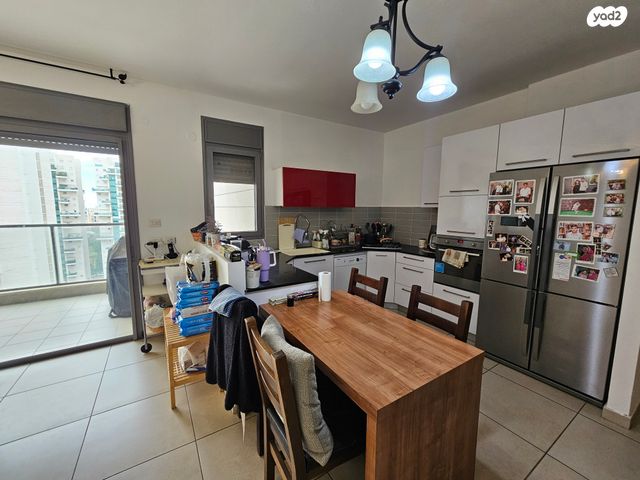 דירה, סמטת אבני חושן 12, גני מרום, רמת גן