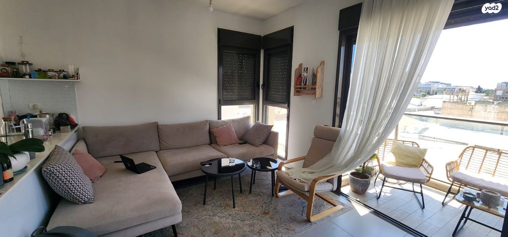 דירה, ישראל ב"ק, מונטיפיורי, הרכבת, תל אביב יפו