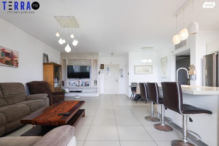 דירה, אהוד מנור, יפה נוף, כפר יונה