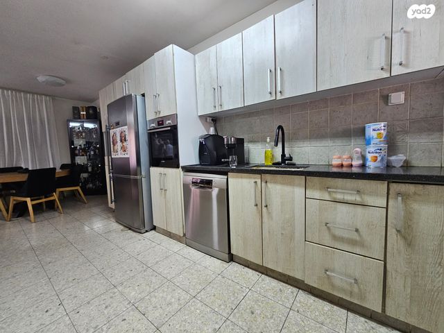 דו משפחתי, לשם, ערד