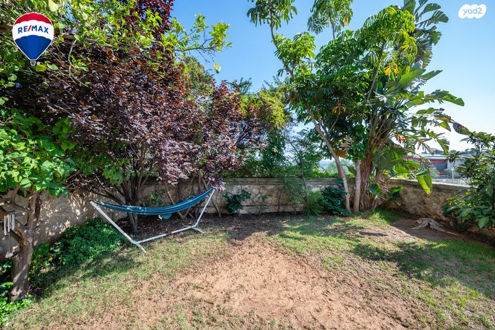 דו משפחתי, מול היקב, זכרון יעקב