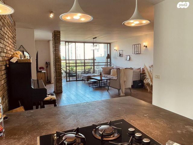 דירה, אורי צבי גרינברג 7, אזורי חן, גימל החדשה, תל אביב יפו