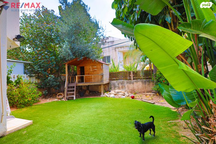 דו משפחתי, הולנד 26, פרדס הגדוד, נתניה