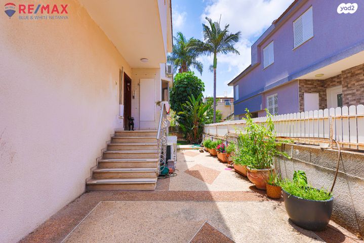 דו משפחתי, הולנד 26, פרדס הגדוד, נתניה