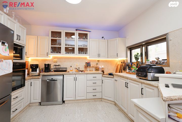 דו משפחתי, הולנד 26, פרדס הגדוד, נתניה