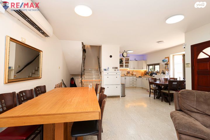 דו משפחתי, הולנד 26, פרדס הגדוד, נתניה