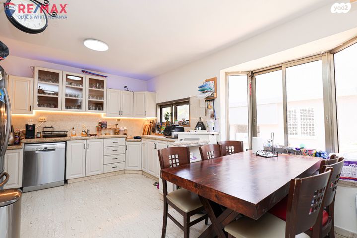 דו משפחתי, הולנד 26, פרדס הגדוד, נתניה