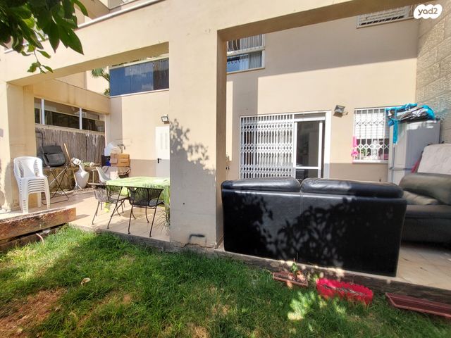 דירת גן, כפר יונה