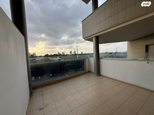 דירה, בנות חיל, ראשון לציון