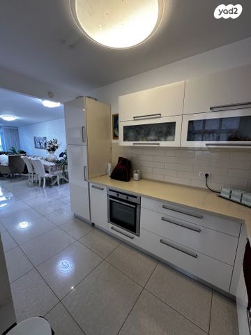 דירה, בלפור 80, עצמאות יוספטל, בת ים