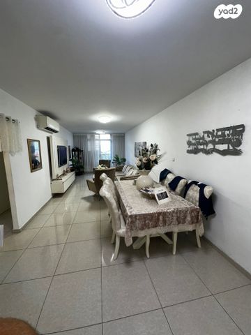 דירה, בלפור 80, עצמאות יוספטל, בת ים