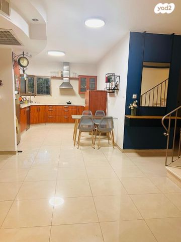 בית פרטי/ קוטג', רוזמרין, נווה אילן - צבאי, יבנה