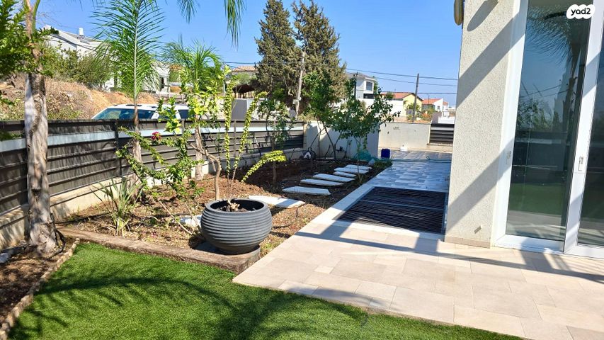 בית פרטי/ קוטג', טירת שלום, נס ציונה