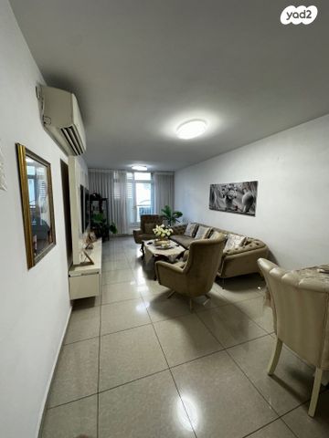 דירה, בלפור 80, עצמאות יוספטל, בת ים