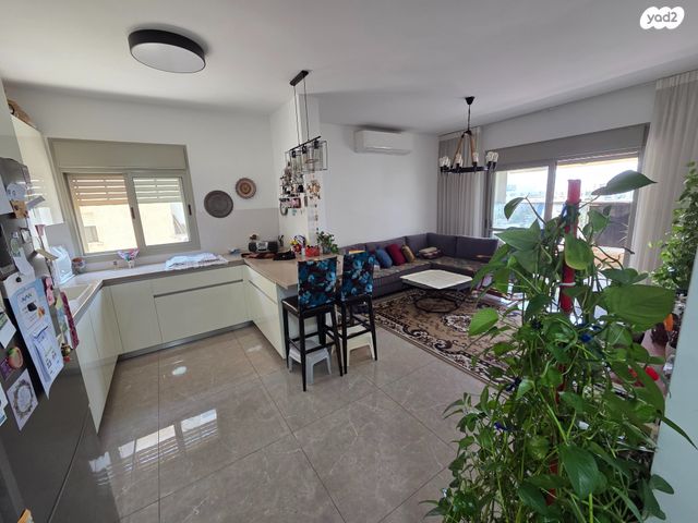 דירה, העצמאות, קרית אתא