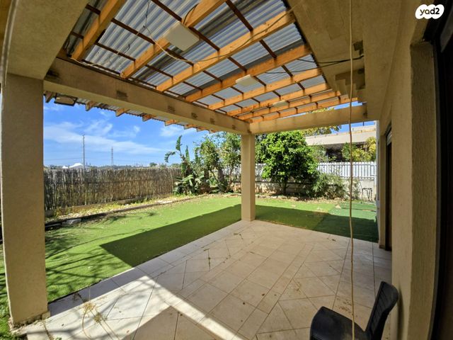 דו משפחתי, קדימה צורן