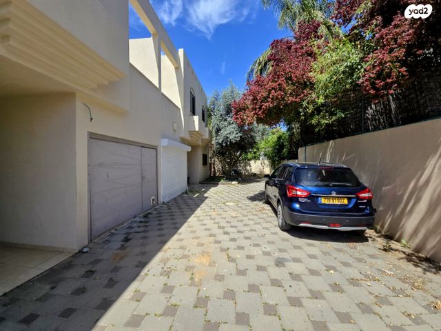 דו משפחתי, קדימה צורן