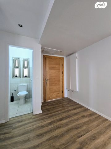 דו משפחתי, קדימה צורן