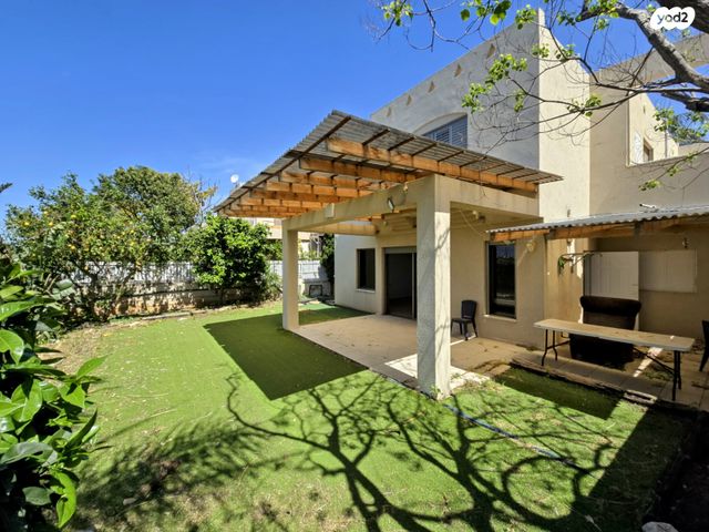 דו משפחתי, קדימה צורן