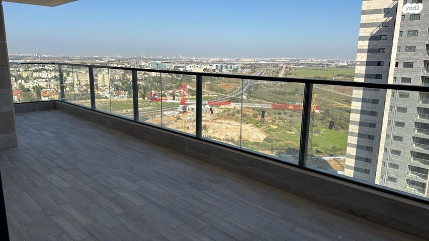 גג/ פנטהאוז, יער אודם 6, נופי בן שמן, לוד