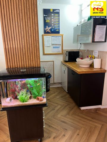 משרדים, סוקולוב, הוד השרון