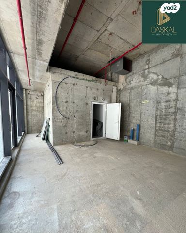 חנויות/ שטח מסחרי, רחובות