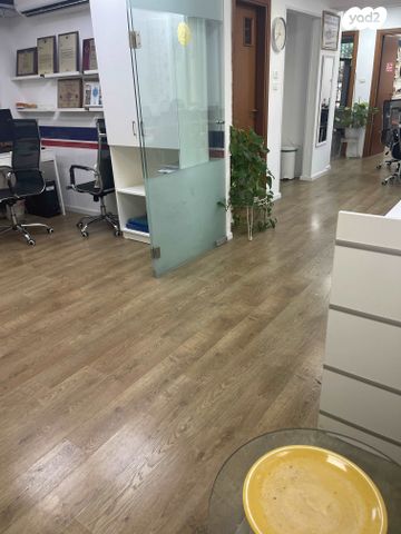 משרדים, יגאל ידין, מודיעין מכבים רעות